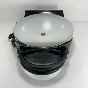 VillaWare Perfect Waffler Round Waffle Maker 3000 Chrome Tested - Great‎ Shape